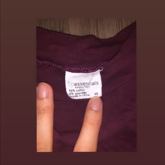 Burgundy cropped top - Picture 3 of 3